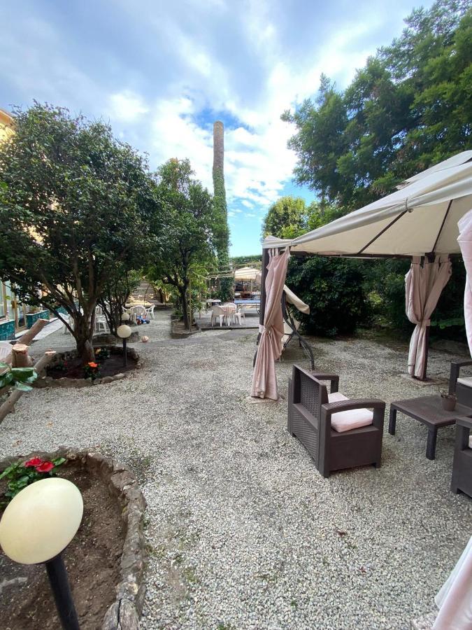 Hotel Villa Flora Больяско Экстерьер фото