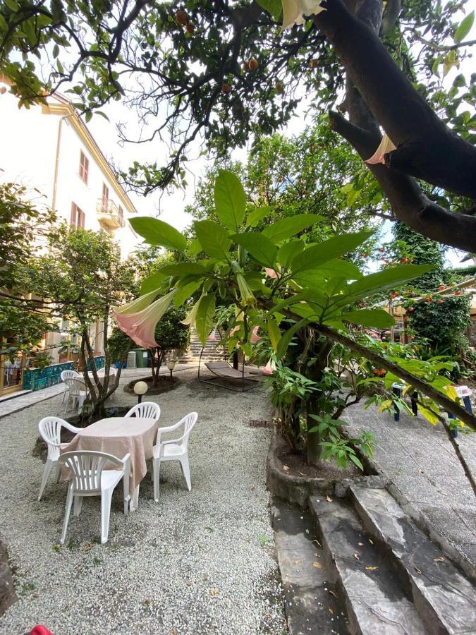 Hotel Villa Flora Больяско Экстерьер фото