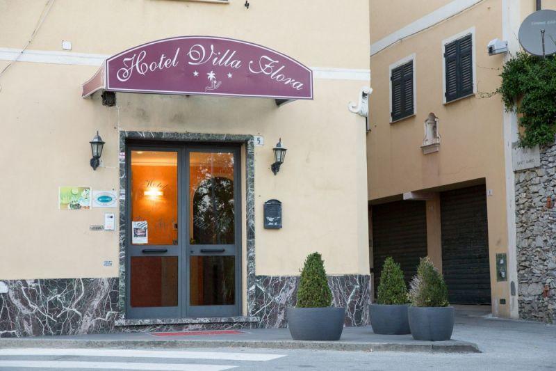 Hotel Villa Flora Больяско Экстерьер фото