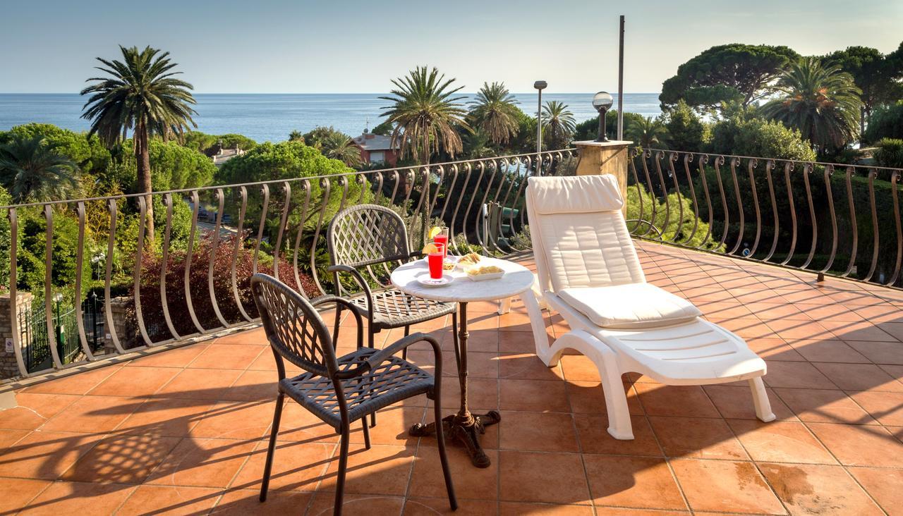 Hotel Villa Flora Больяско Экстерьер фото