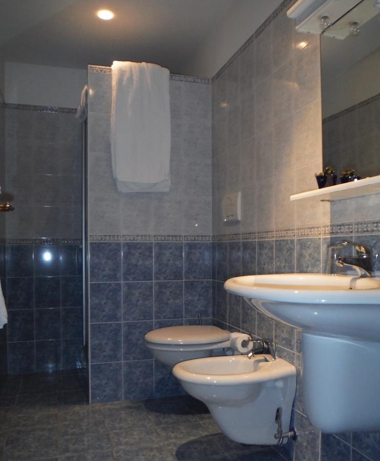 Hotel Villa Flora Больяско Экстерьер фото